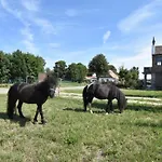 Gutshof Detershagen L * Kropelin